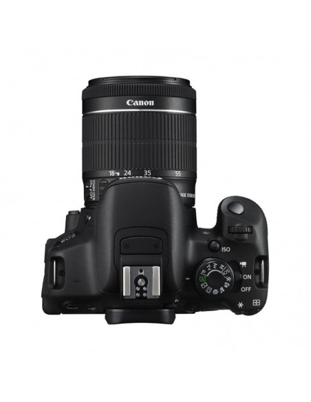 Reflex Canon EOS 700D + Objectif Canon EF-S 18-135mm STM + Objectif Canon EF 40mm f/2,8 STM