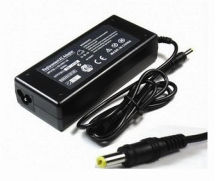 Adaptateur secteur HPE Aruba AP-AC-12V30B (JX990A)