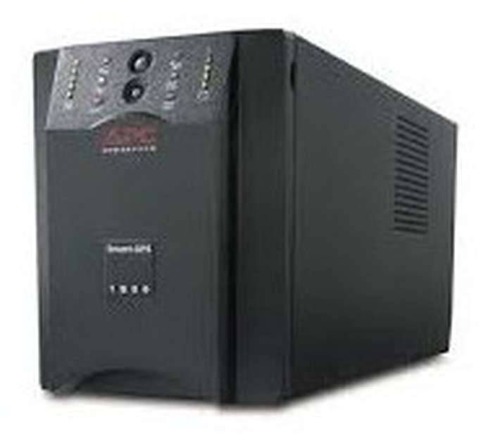 APC Smart-UPS 1000VA Port USB/Serie