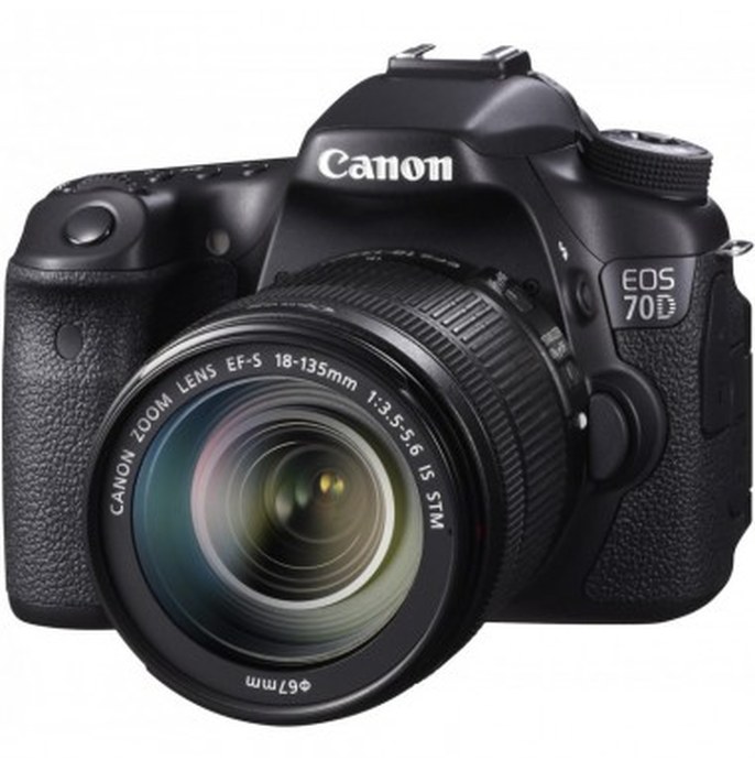 Reflex Canon EOS 70D + Objectif Canon EF-S 18-135mm f/3.5-5.6 IS STM