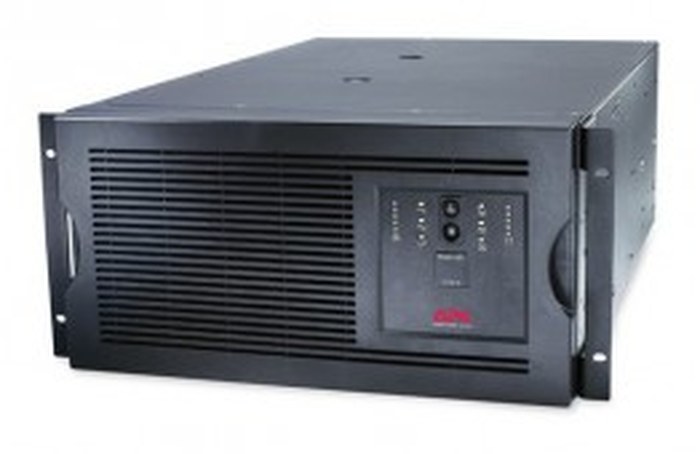 Onduleur Line Interactive Haute Fréquence avec Stabilisateur de tension APC Smart-UPS 5000VA Convertible Rack/Tower