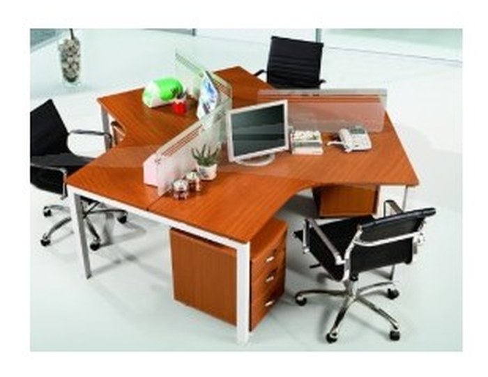 Workstation 3 postes sans caissons L 233 P 233 H 106,5 cm