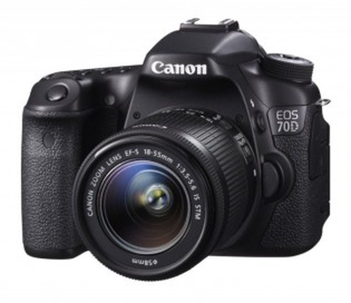 Reflex Canon EOS 70D + Objectif Canon EF-S 18-55mm f/3.5-5.6 IS STM