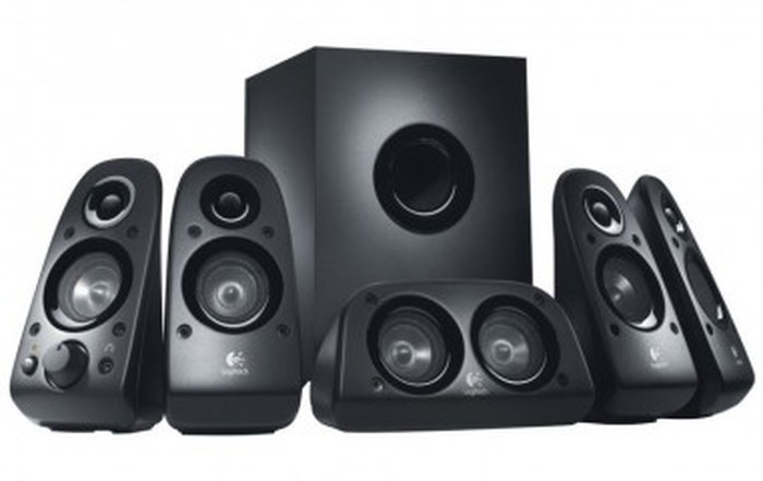Logitech Speaker System Z506 - 5.1 compatible PS3 / Xbox 360 / Wii et iPod (980-000431)
