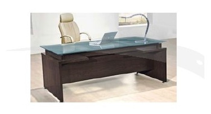 Bureau 1600W x 750D x 750H Wengé