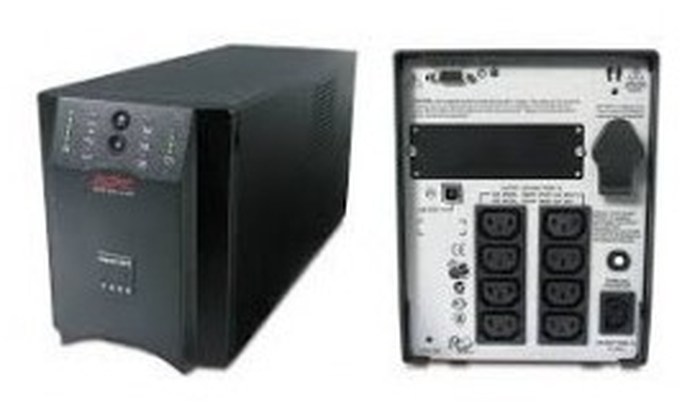 APC Smart-UPS 1500VA Port USB/Serie