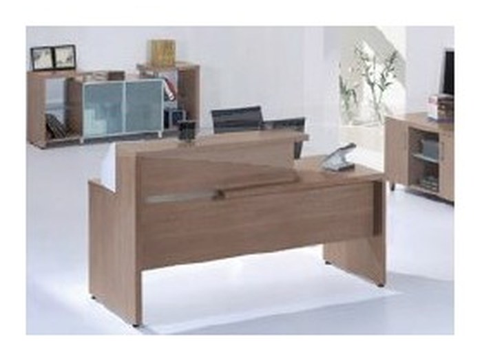 Comptoir de réception 1600W x 750D x 1050H Wengé