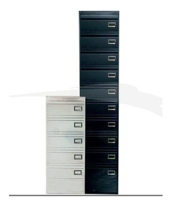 ARMOIRE MÉTALLIQUE - 5 CASES